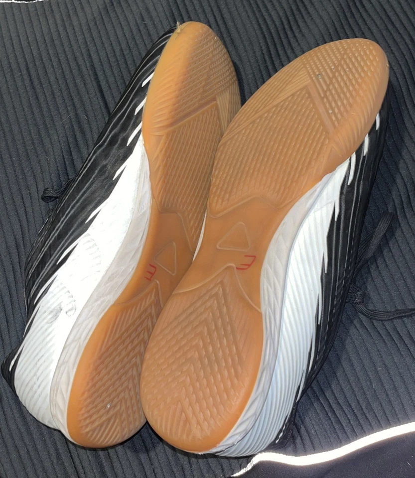 Vizari Men's 'Valencia' TF Turf Soccer Shoes (Black / White) uS size 13 - Image 4 of 4