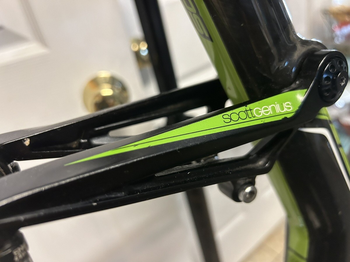 26'' Scott Genius 30 M/L Frame For Parts Front Triangle Is