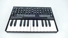 Roland SE-02 + K-25m Tastatur Boutique Synthe...