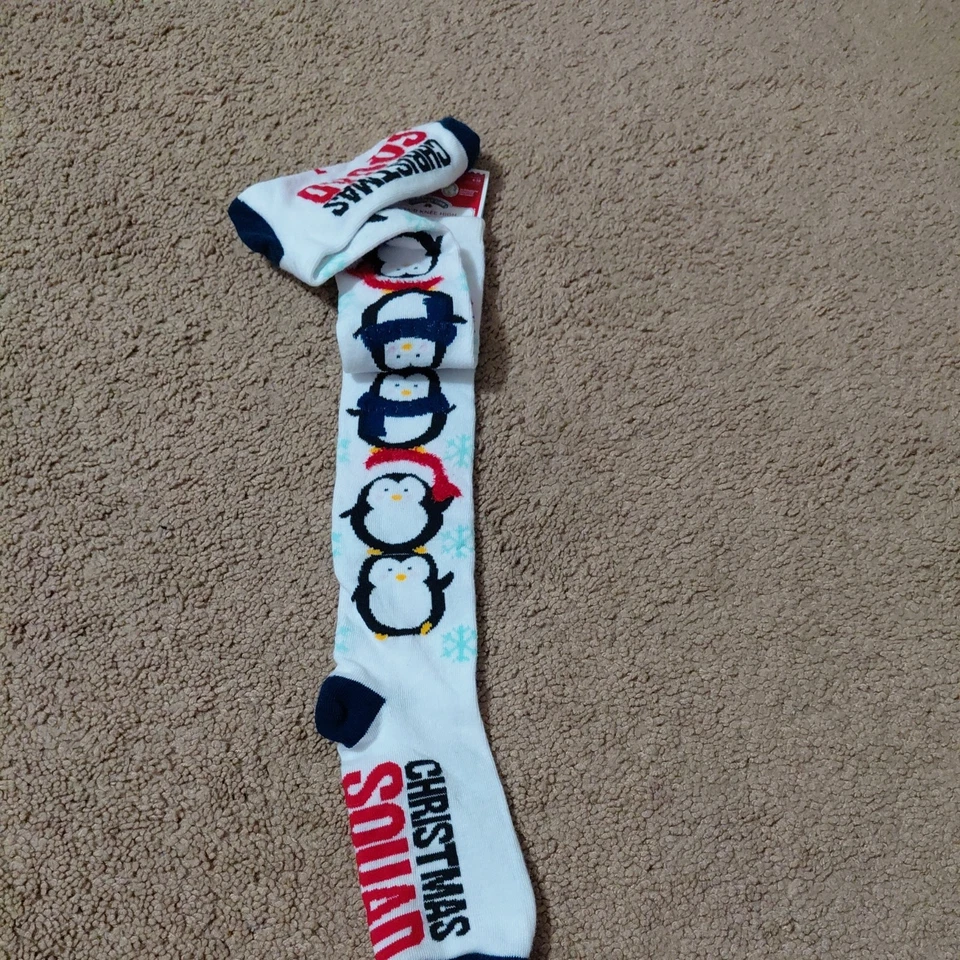 Holiday Time Women's Knee High Socks 2 Pairs Shoe Size 4-10. (J) - Image 3 of 4