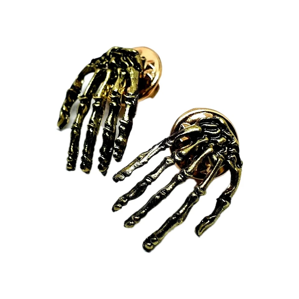 Broche de lapela com emblema de mãos esqueleto efeito bronze osso emo gótico punk - Imagem 2 de 4