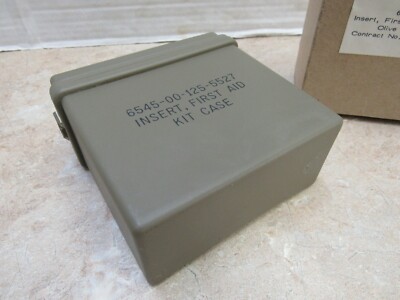 オールドワールド ブレトニア アーミーボックス 英語版　/　未開封 Post Vietnam Era US First Aid Kit Case Insert 1978 Dated NOS 6545