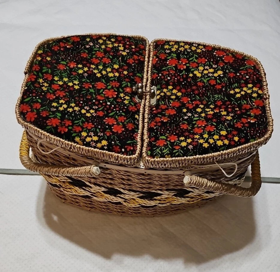 Vintage Floral Meadow Large Sewing Picnic Basket Pin Cushion Unbranded - Image 3 of 4