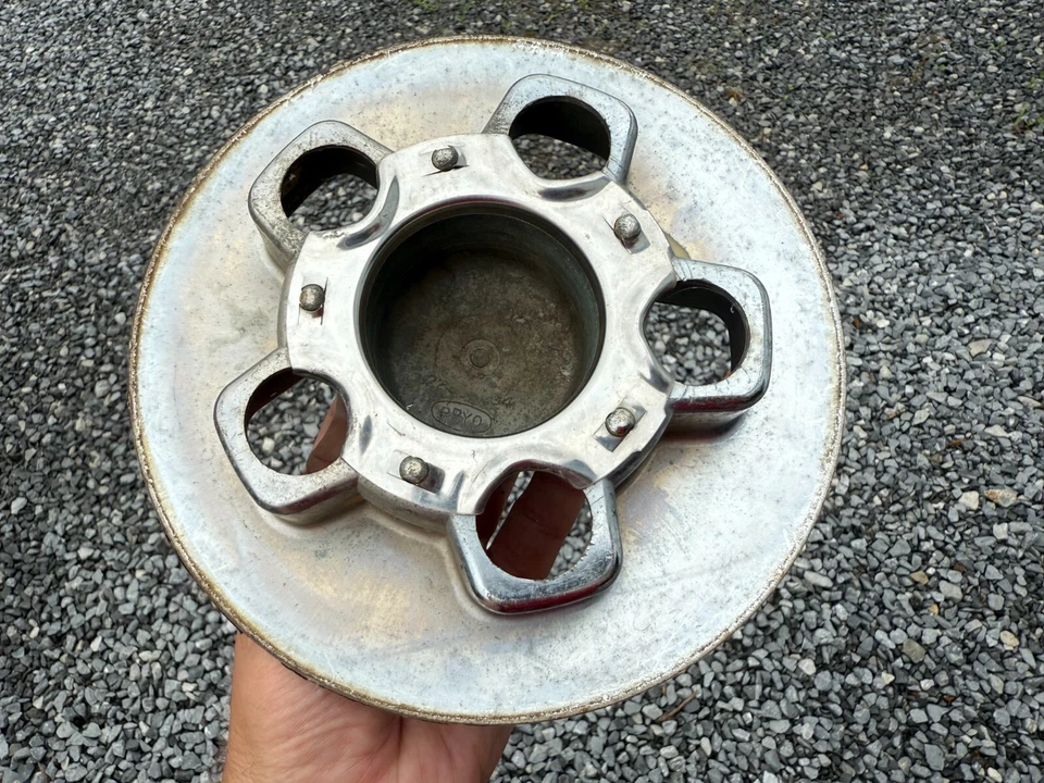 OLDSMOBILE ACHICKVA TAPA CENTRAL RUEDA FABRICANTE ORIGINAL ACABADO CROMADO 1992 1993 1994 1995 Foto 3 de 3