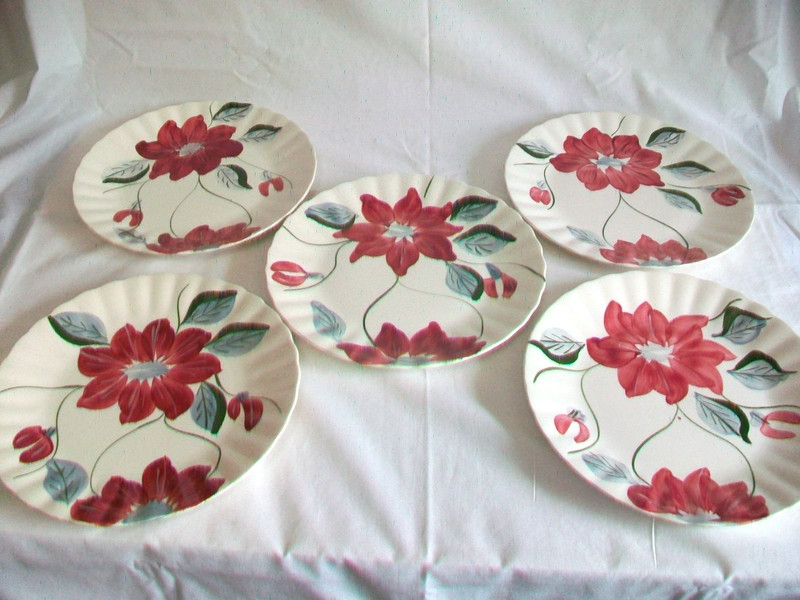 5 BLUE RIDGE SOUTHERN POTTERIES POINSETTIA LUNCHEON PLATES 9 1/4" HAND PAINTED