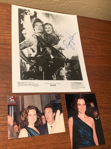 SIGOURNEY WEAVER / ALIENS AUTHENTIC HAND SIGNED ACQUIRED BY ME AUTOGRAPHED 8x10