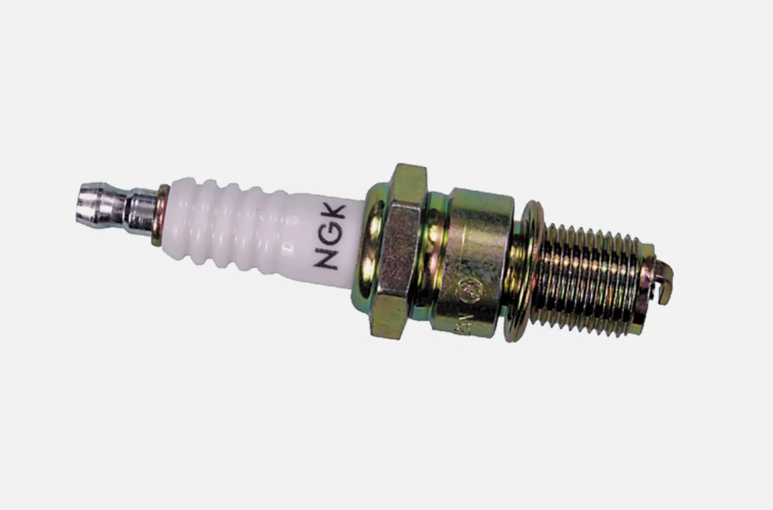 QTY 1  1970-2007 NGK BP8HS Standard Spark Plug #2630