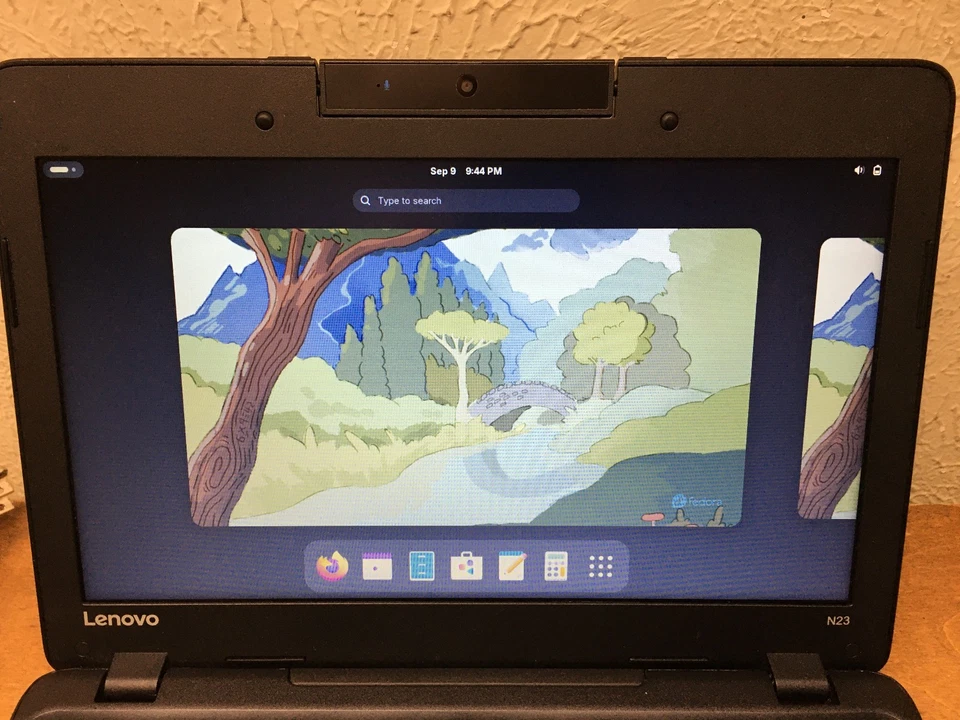Portátil Lenovo N23 11" Intel Celeron 1.60GHz N3060 16GB - 4GB RAM Linux Fedora 42 Foto 3 de 4