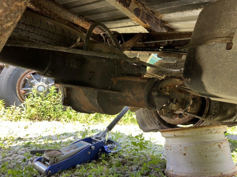 1988-1998 Chevy C1500 GMC C1500 DIFFERENTIAL Rear Axle Assembly 3.42 10 ...
