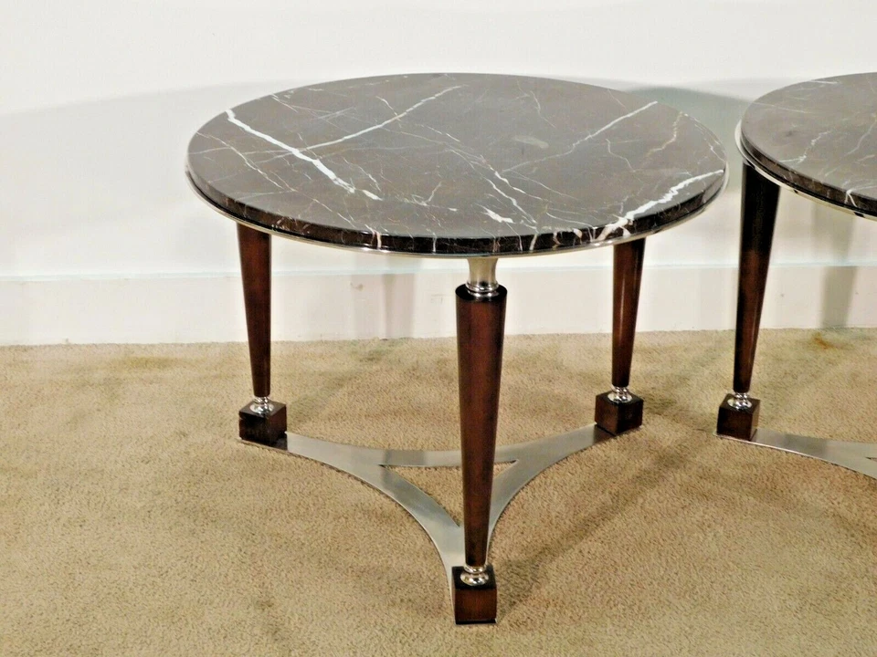 Par de mesas auxiliares modernas con columna de madera cromada de acero con tapa de mármol DECCA Foto 3 de 4