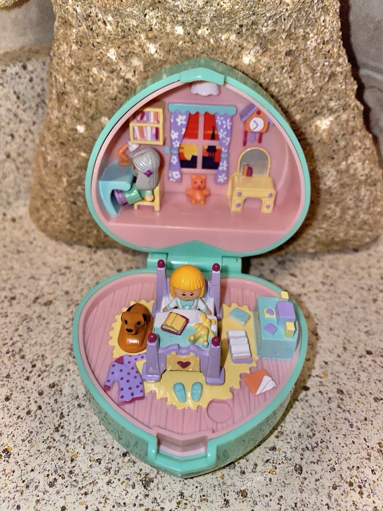 Vintage 1991 Polly Pocket Green Heart Midges Bedtime Compact Playset + Mrs Chime