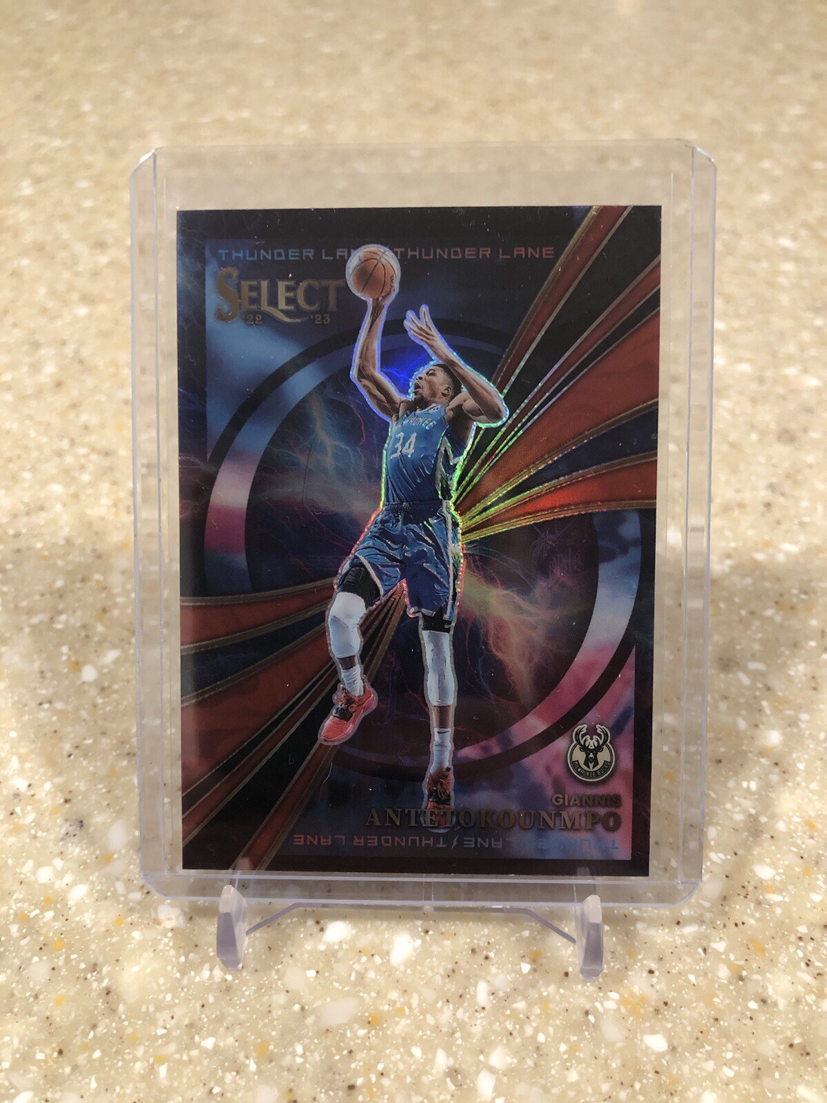 2022-23 Panini Select Giannis Antetokounmpo Thunder Lane Red Prizm #13 Bucks