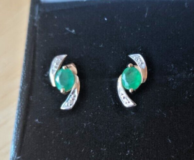 9 kt Smaragd Ohrringe Gold Diamant Ohrstecker natürliche grüne Edelsteine verpackt