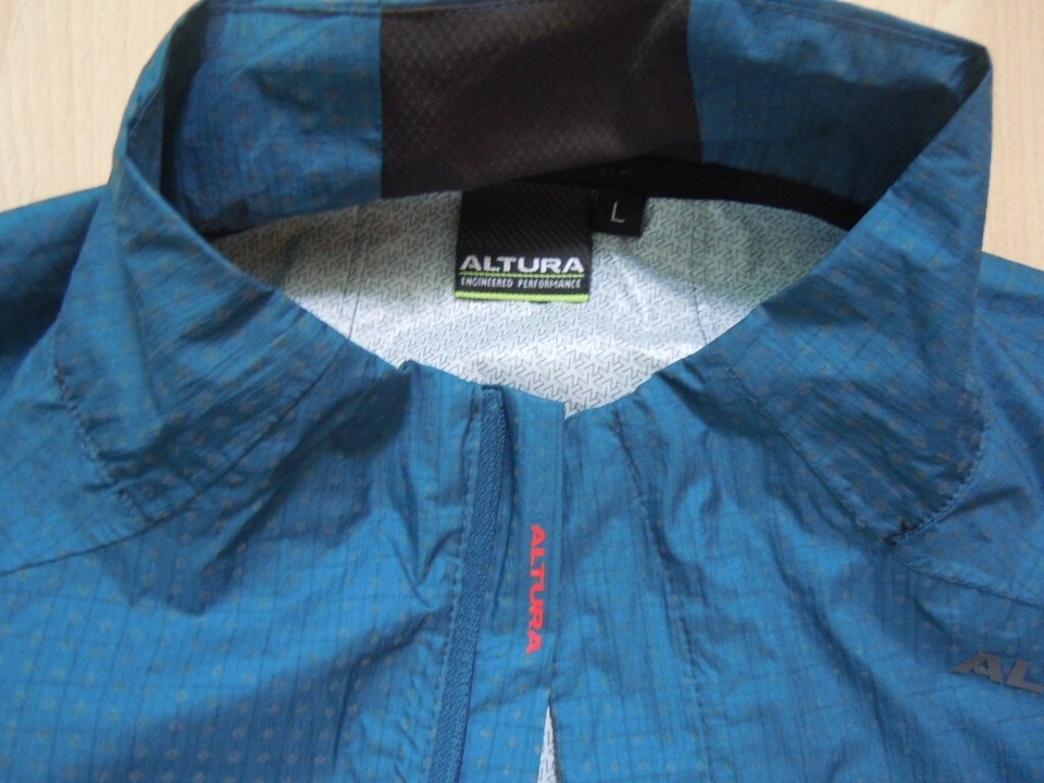 Altura Firestorm Waterproof packable cycling jacket Large eBay
