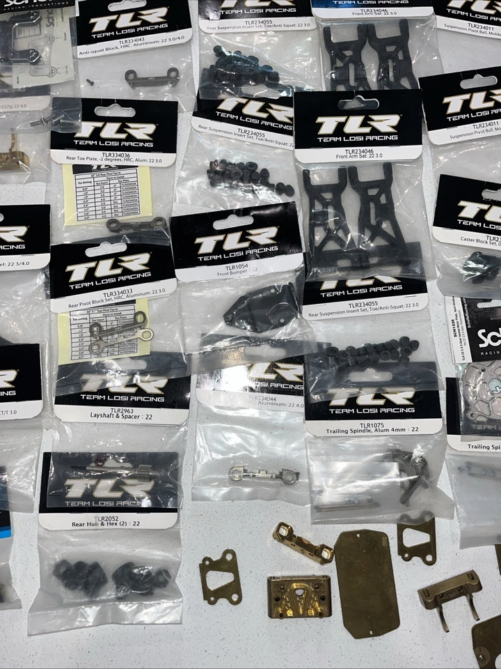 TLR 22 Huge Parts Lot  - Image 3 of 4