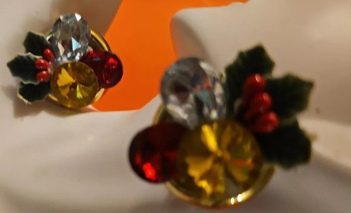 Orecchini Vintage Clip-On Tono Oro Agrifoglio Pietra Rossa Vacanze Natale, Lge. - Foto 1 di 5