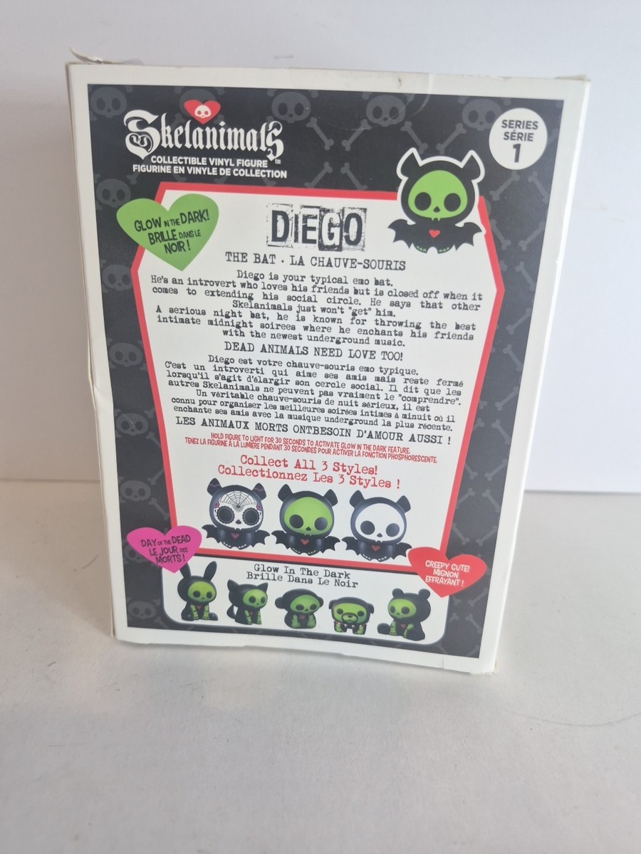 Skelanimals Chungkee The Panda Glow In The Dark Series 1 Hasbro