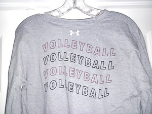 👟 Women's Under Armour 🏐 S VOLLEYBALL Top New NWT Gray Girls Shirt Long Sleeve