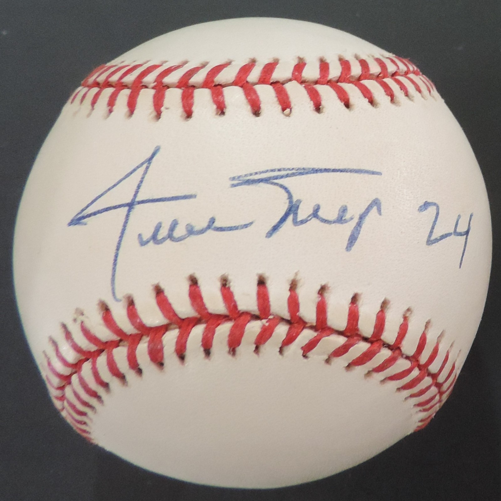 WILLIE MAYS SIGNED / AUTOGRAPHED BASEBALL W/ #24 INSCRIPTION VERY RARE PSA/DNA