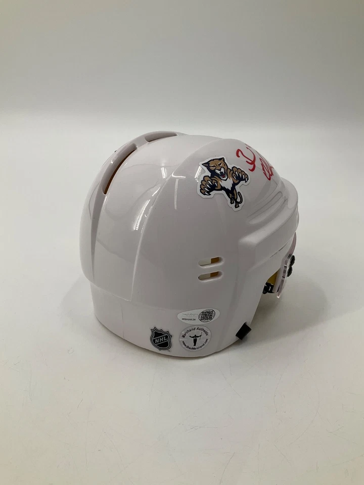 CASCO FIRMADO FLORIDA PANTHERS BRAD MARCHAND CERTIFICADO DE AUTENTICIDAD JSA Testigo 25’ ¡CAMPEONES SC! Foto 2 de 3