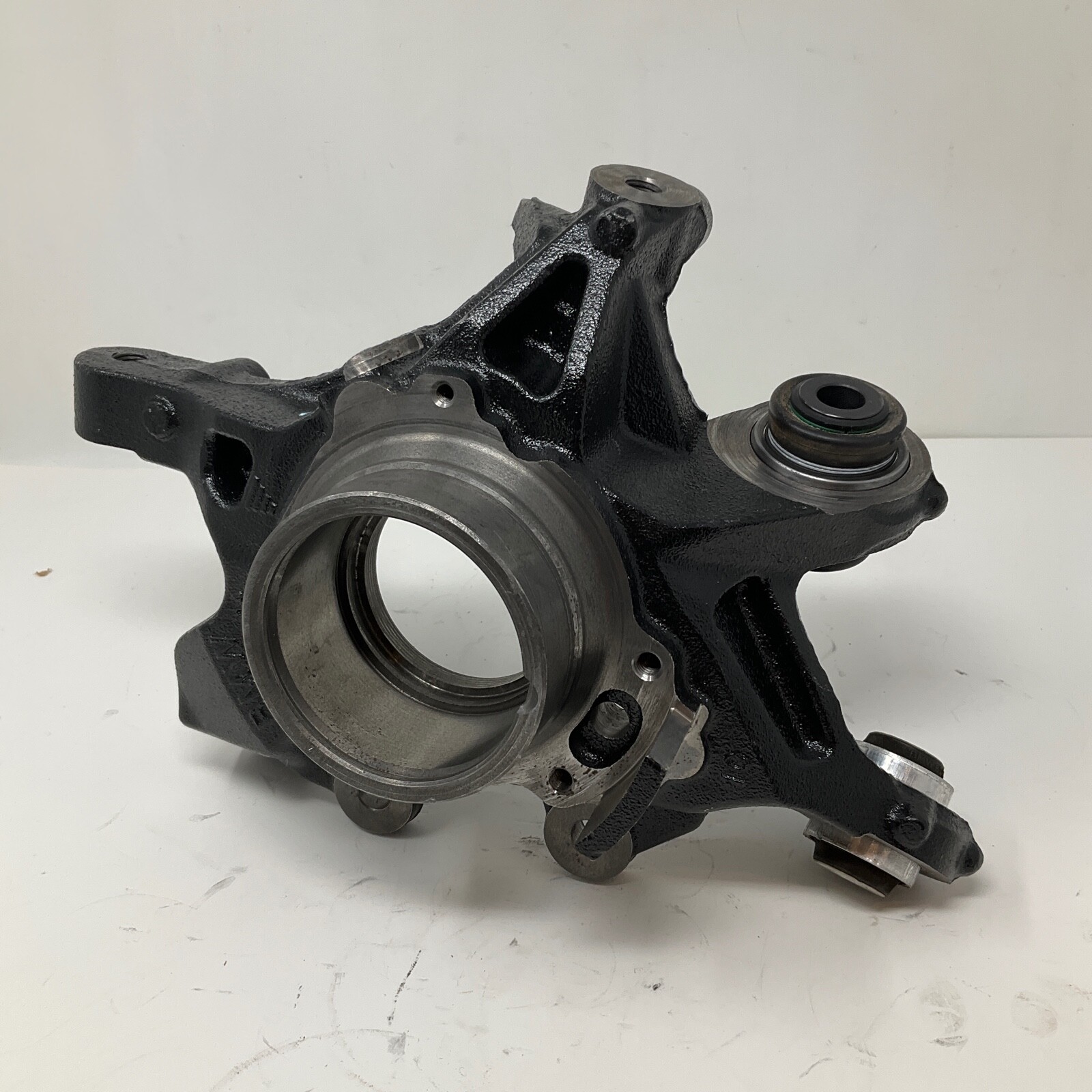 BMW 12-20 F30 F31 330i 335i Steering Knuckle, Left Rear 