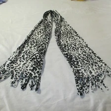 NEW Elegant BLACK White MUFFLER REVERSIBLE Scarf Flannel Lightweight YET WARM