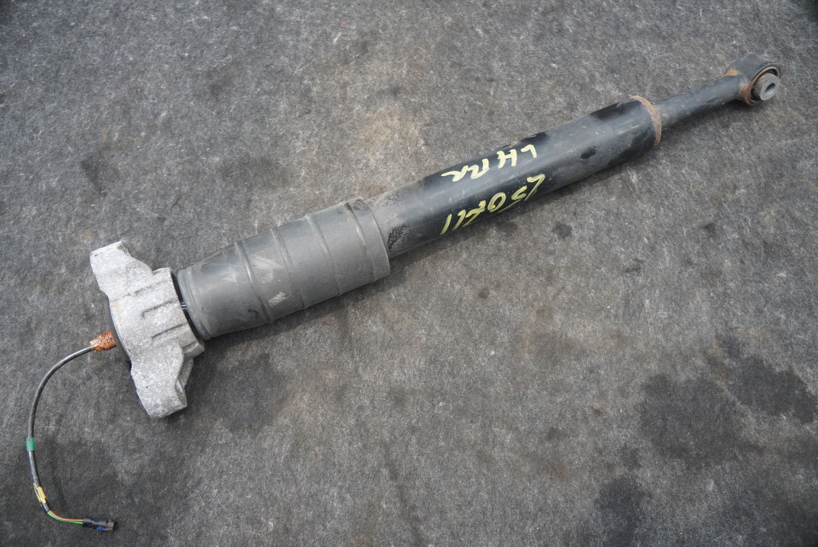 Rear Left Shock Absorber Spring Strut 670033244 Maserati Quattroporte M156