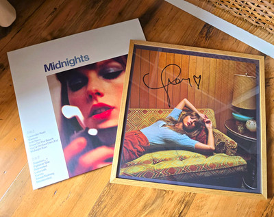 Taylor Swift Midnights Signed Vinyl + handsigniertes Photo Insert mit Herz