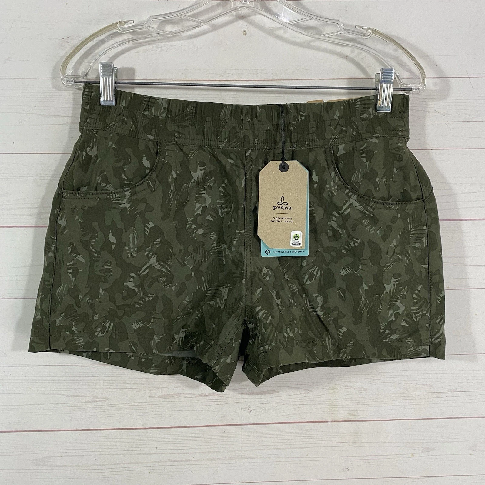 Prana Womens Halle E-Waist Short II Sz 10 Evergreen Camo Print Pull On Pockets