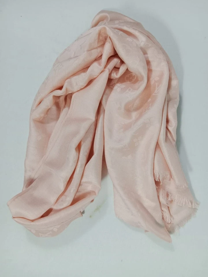 Authentic Louis Vuitton Wrap Stole Shawl 65% Cashmere 35% Silk Peach Used - Image 2 of 4