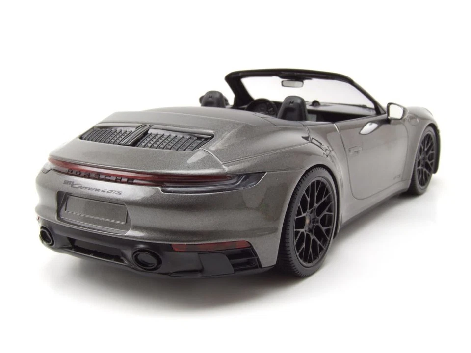 Porsche 911 Carrera 4 GTS Cabrio 2020 grau metallic Modellauto 1:18 Minichamps - Bild 2 von 4