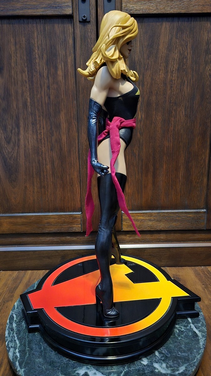 MS MARVEL - Sideshow 1/4 Scale Premium Format PF Statue MS MARVEL - Sideshow 1/4 Scale Premium Format PF Statue