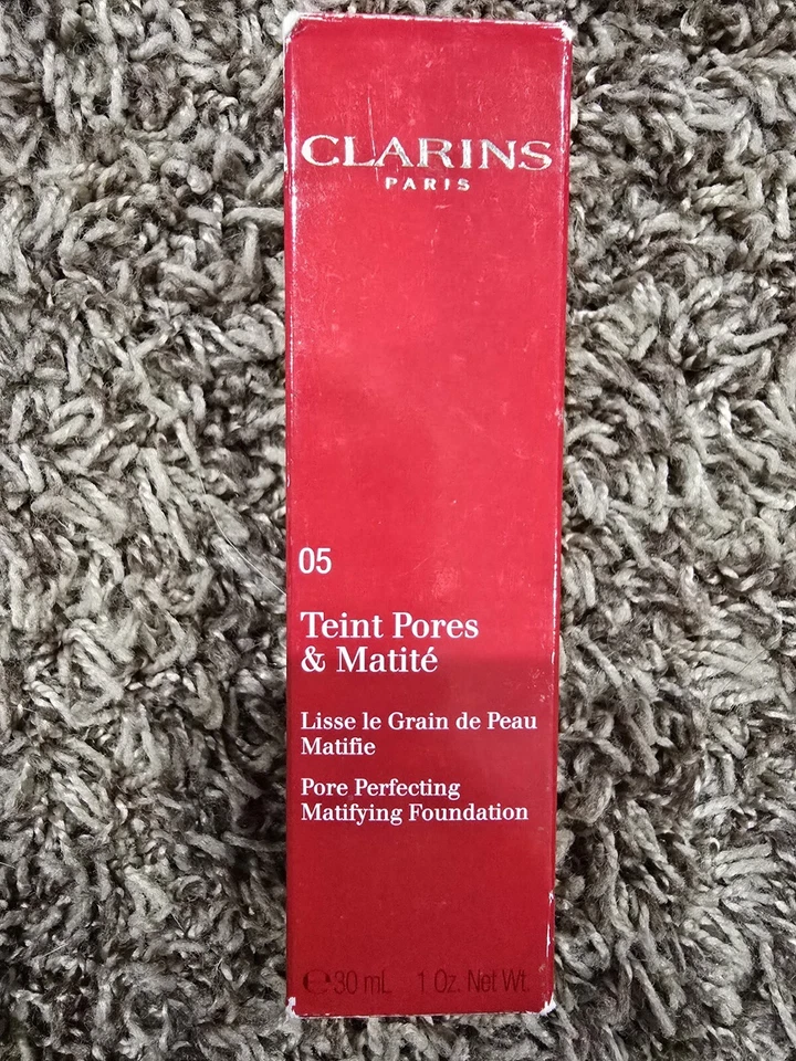 Clarins Pore Perfecting Matifying Foundation 05 Nude Capachino - Image 3 of 4