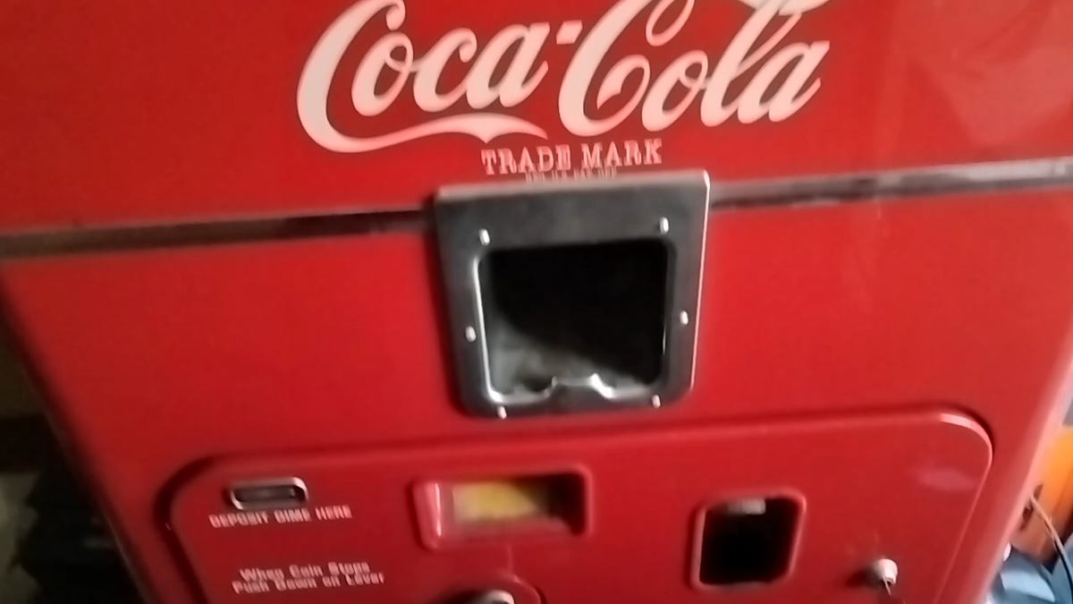 Vintage 1950s Vendorlator V. M. C. 33 Coke Machine | eBay