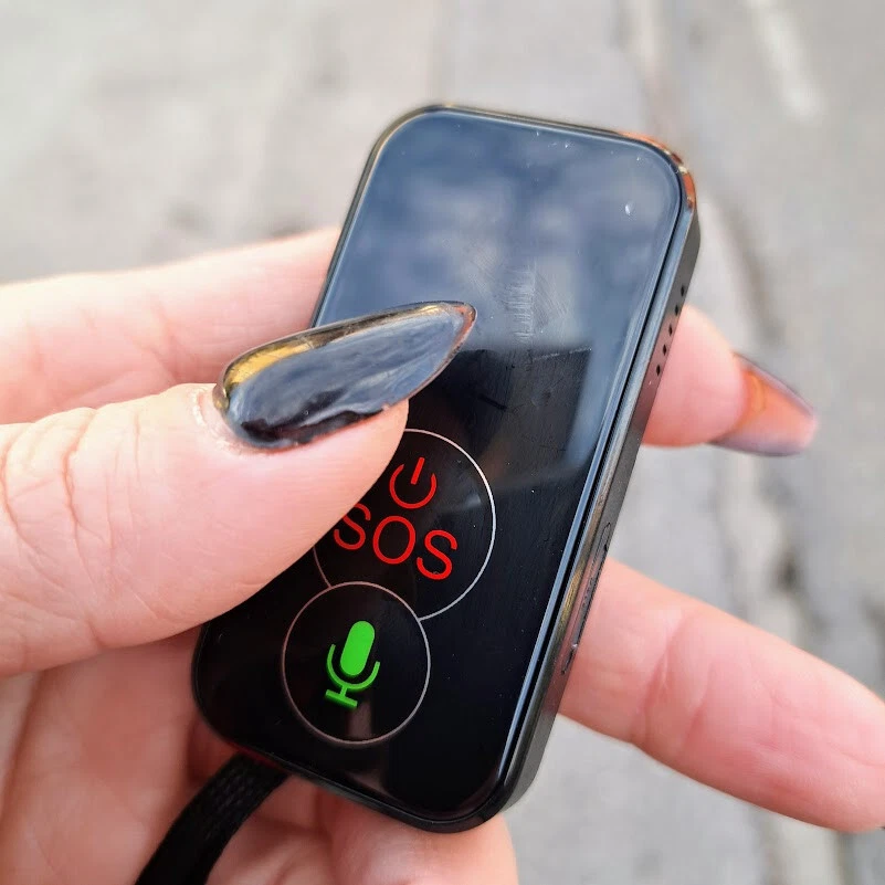 Portachiavi GPS/GSM 4G con Chiamata di Emergenza SOS:per Donne, Bambini, Anziani - Immagine 2 di 4