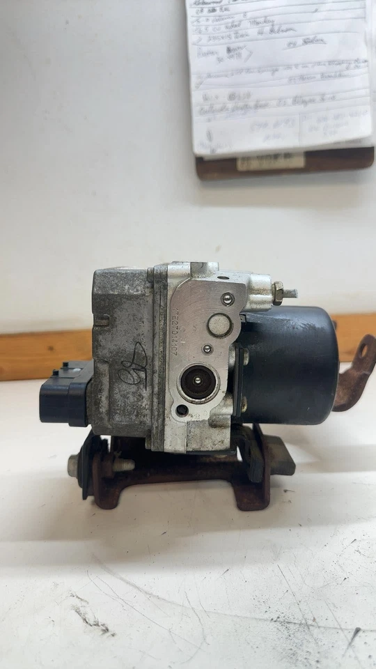 00 01 02 03 04 05 CHEVY CAVALIER Anti-lock Brake Parts - Image 2 of 4