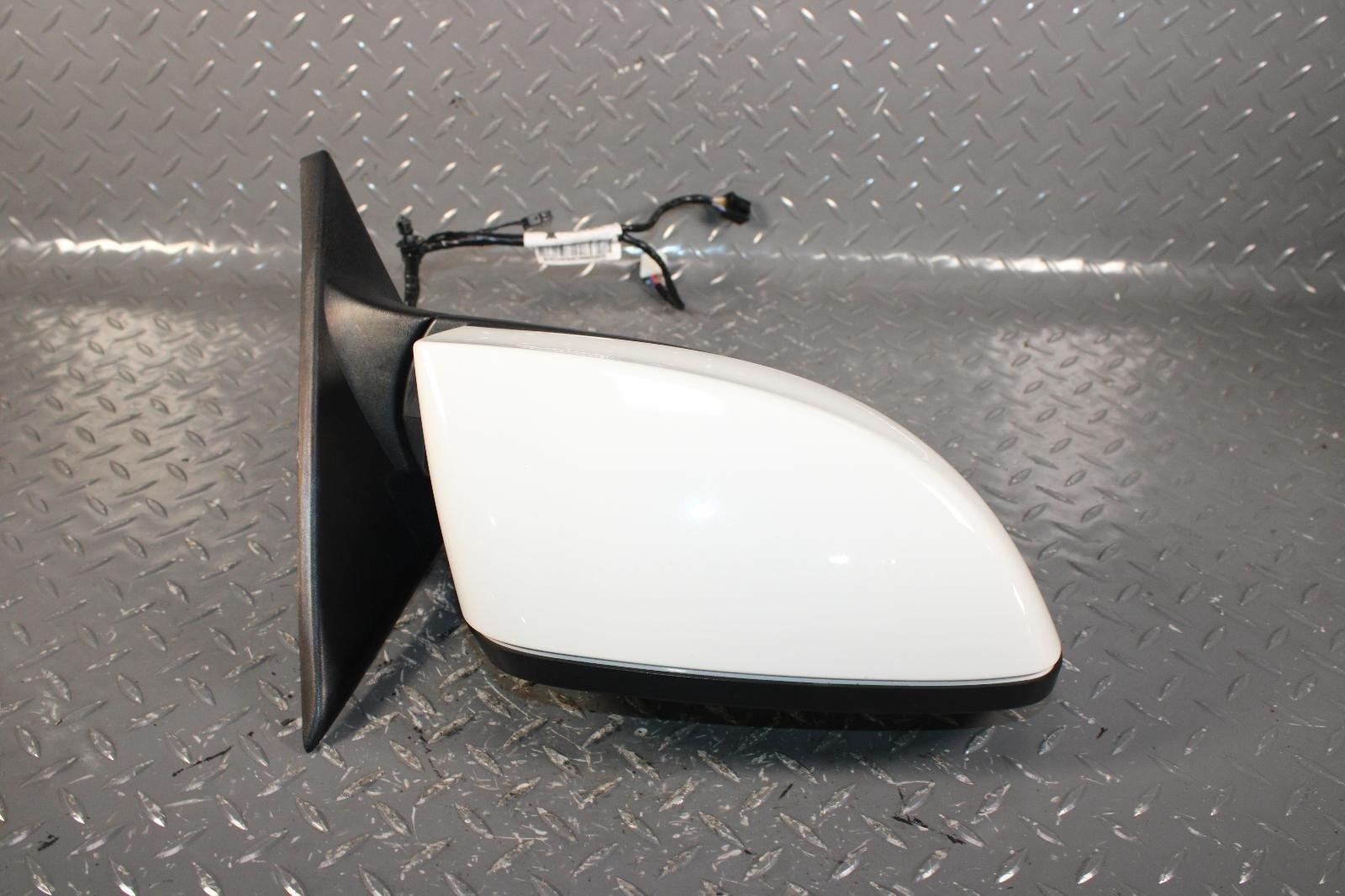 Maserati Ghibli 2022 Right Side view mirror housing White