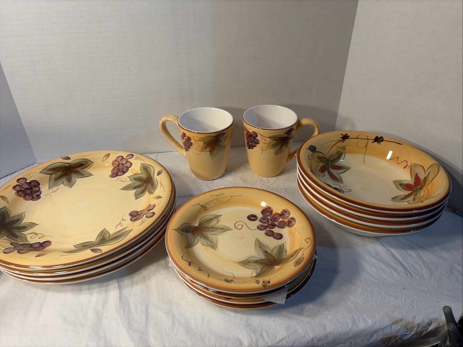 Gibson Dinnerware Set For 4 Grapes And Leaves Yellow Plates