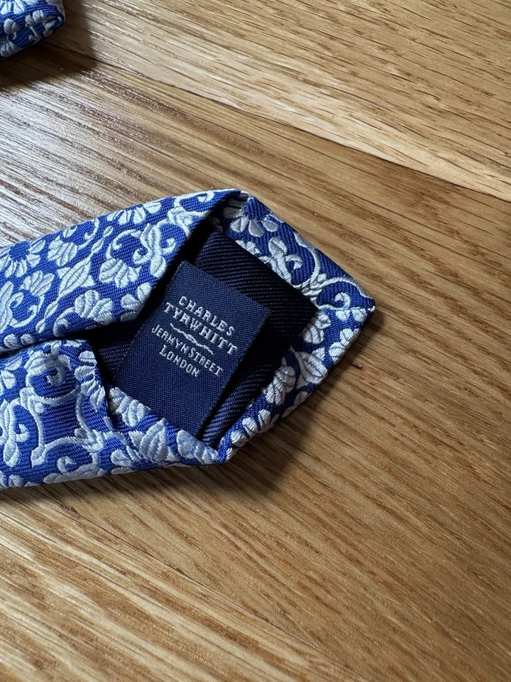 Charles Tyrwhitt Necktie Silver Blue Floral 100% Silk Tie Handmade In England - Image 3 of 4