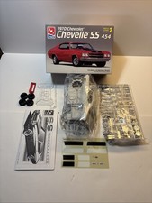 AMT 1970 Chevrolet Chevelle SS 454 1:25 Model Kit Complete 8940