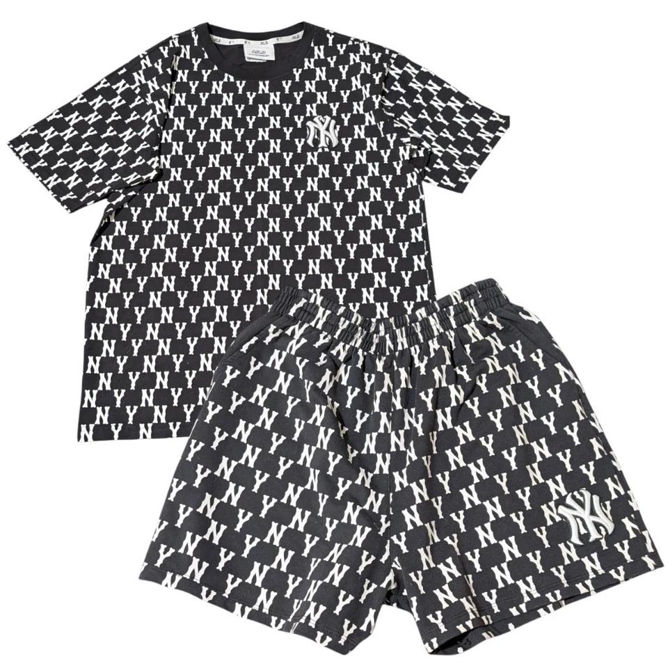 MLB Corea New York Yankees Conjunto de Camiseta y Pantalones Cortos Monograma | AOP Negro M/L (Raro) Foto 2 de 4