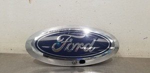 17 FORD F250 SUPER DUTY GRILLE MOUNTED CAMERA WITH EMBLEM