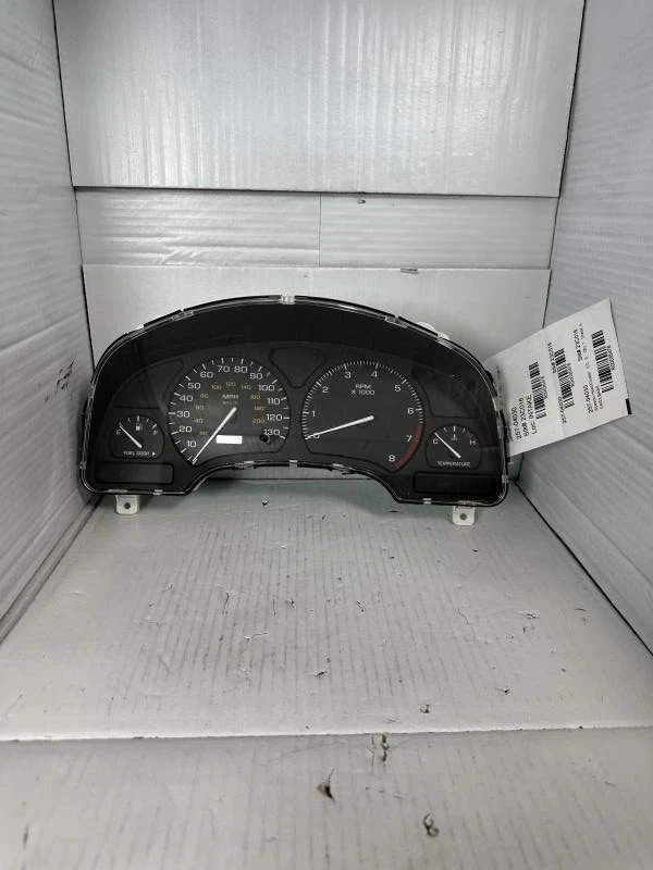Velocímetro Cluster EE. UU. desde 02-03 VUE 2272134. Foto 2 de 4