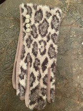 Tan Leopard Faux Fur Pom W/ Tan Knit Underside Gloves