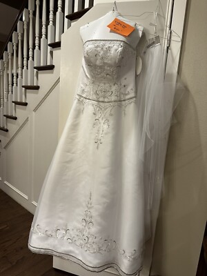 Oley Gowns Cassini Collection Wedding Dress Gown style CT129white size 10