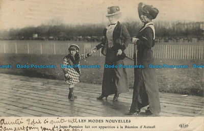 R645898 Les Modes Nouvelles. La Jupe Pantalon Fait son Apparition a la Reunion d