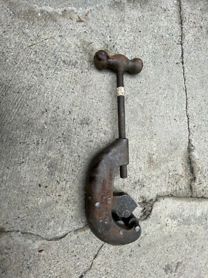 VINTAGE REED MANUFACTURING COMPANY SAUNDERS   NO. 12-PIPE CUTTER