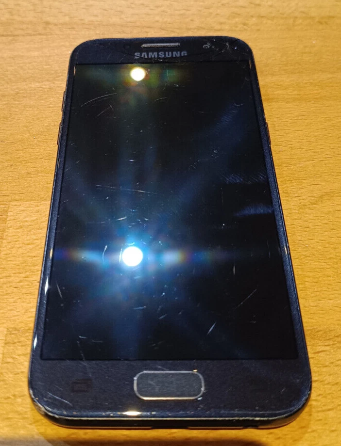 Samsung Galaxy A3 (2017) · 16GB, photo 1 sur 5