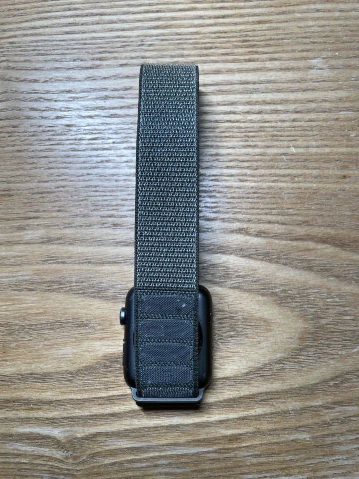 Apple Watch Series 3 Aluminium Space Grey, 42mm GPS w/ Sport Loop & Black Strap - Image 4 of 4