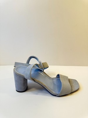 C37. Vionic Zinfandel Women's Heeled Comfort Sandal Skyway Blue - 8.5 Wide